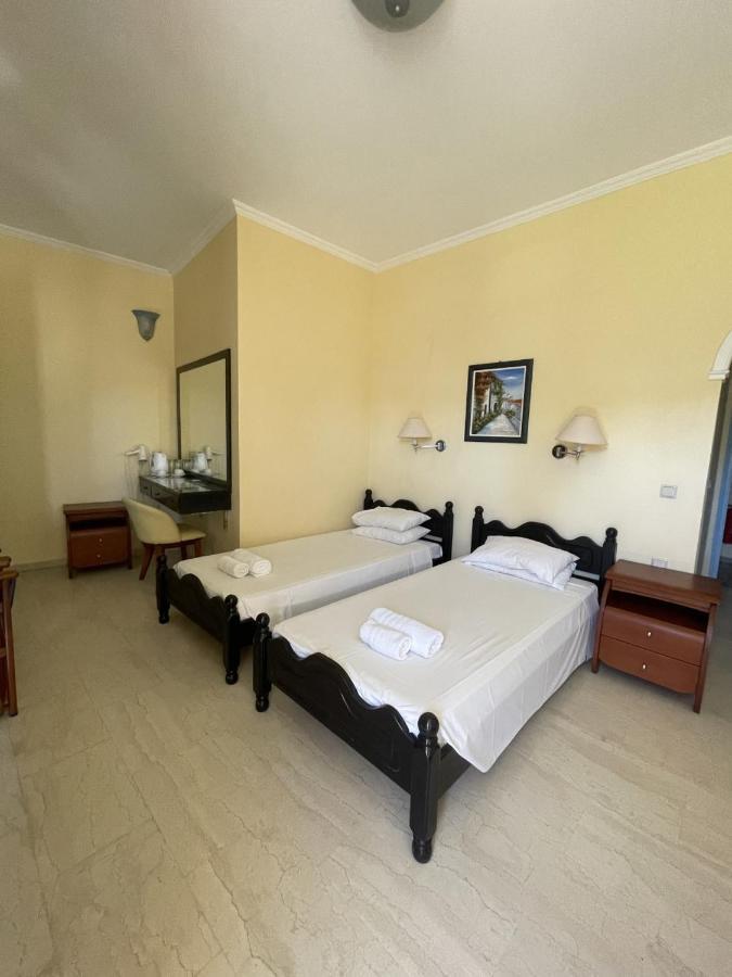 Christina Hotel Mesongí Exterior foto